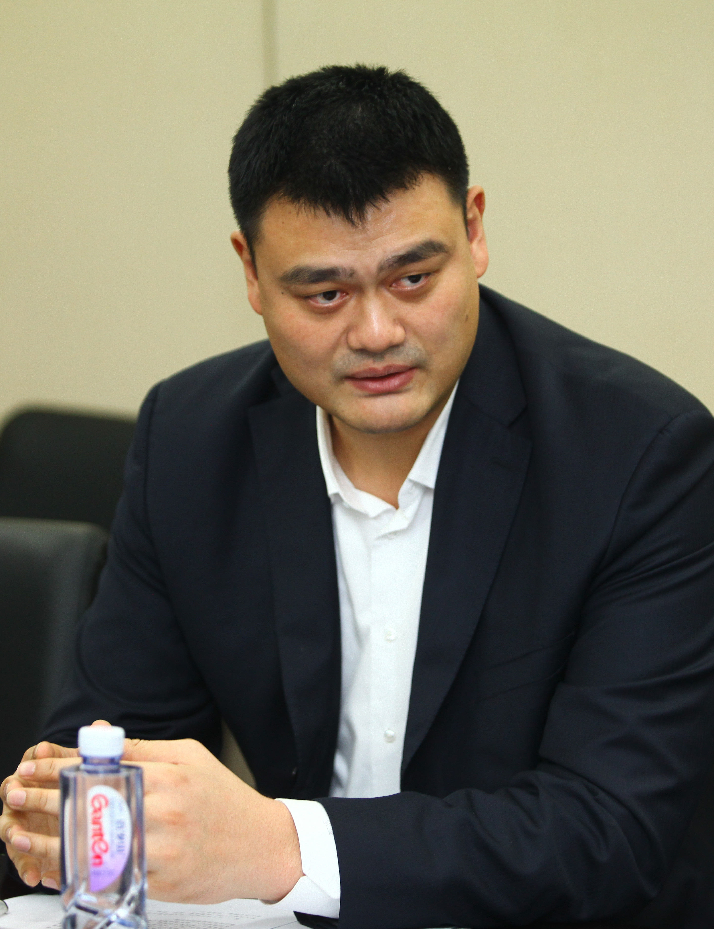 他告诉无数